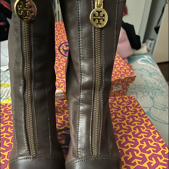 Far brown Tory Burch boots - Picture 3 of 5